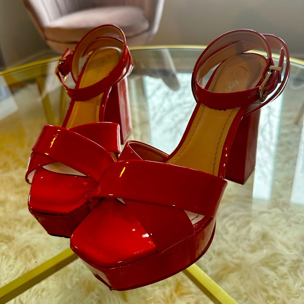 ✨HOST PICK ✨ L’Intervalle Red Pumps